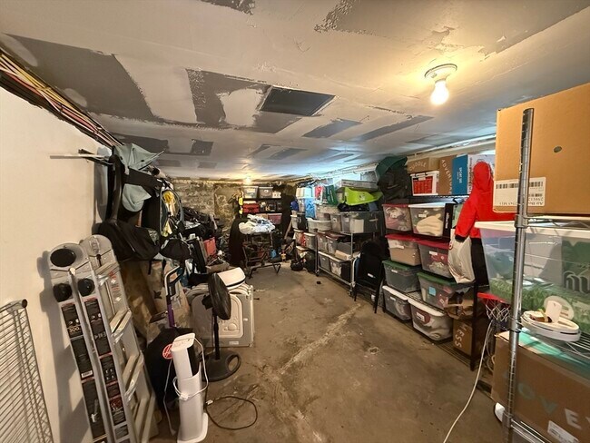 Building Photo - 24 Shapley Ave