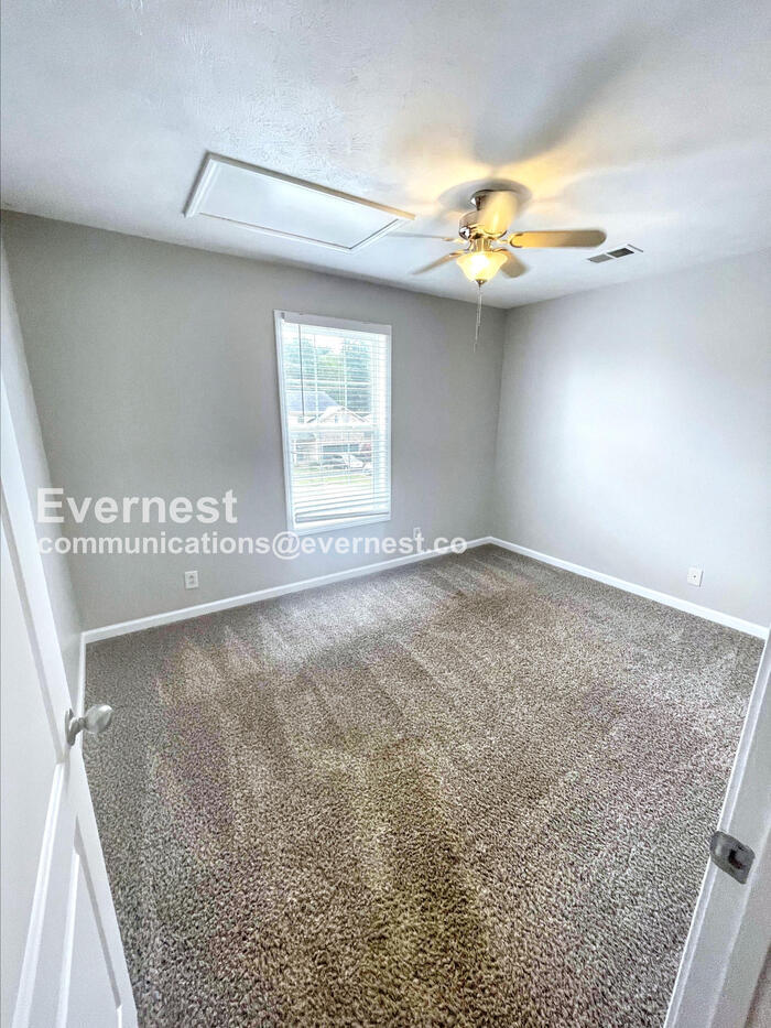 Building Photo - 1533 Apache Way