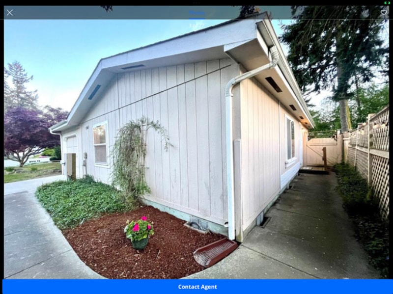 Building Photo - 2061 Victoria