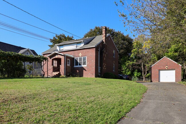 Building Photo - 142 Wolcott St