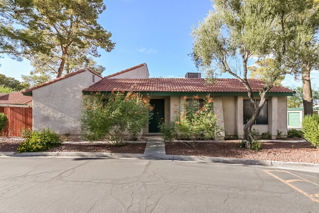 Building Photo - 763 Heritage Vista Ave