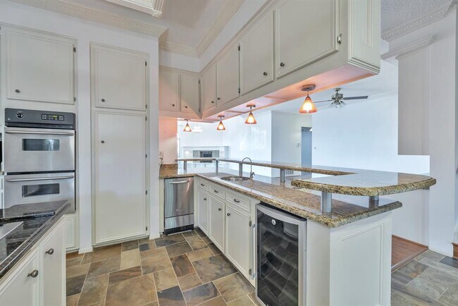 Building Photo - 4063 Breakwood Dr