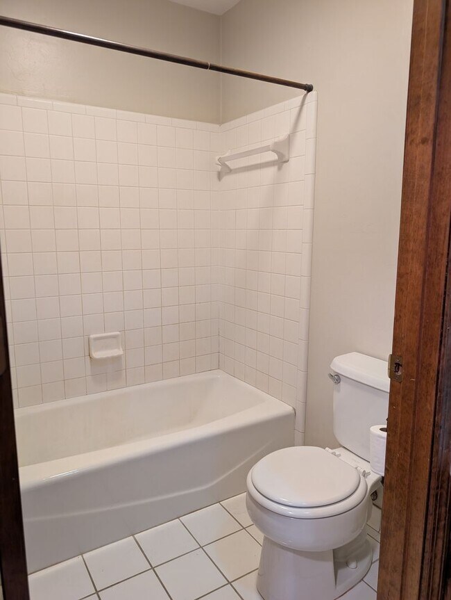 Building Photo - 8790-8793 Louvinia Way