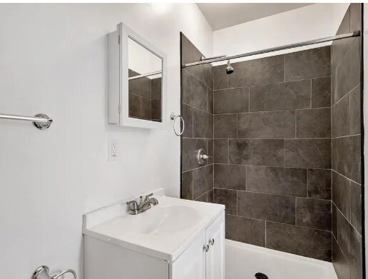 Building Photo - 216 Holbrook