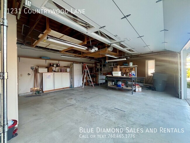 Building Photo - 1231 Countrywood Ln