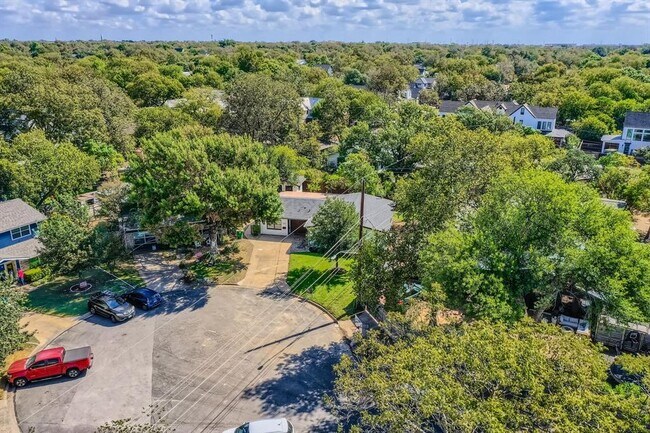 Building Photo - 2014 Hardy Cir