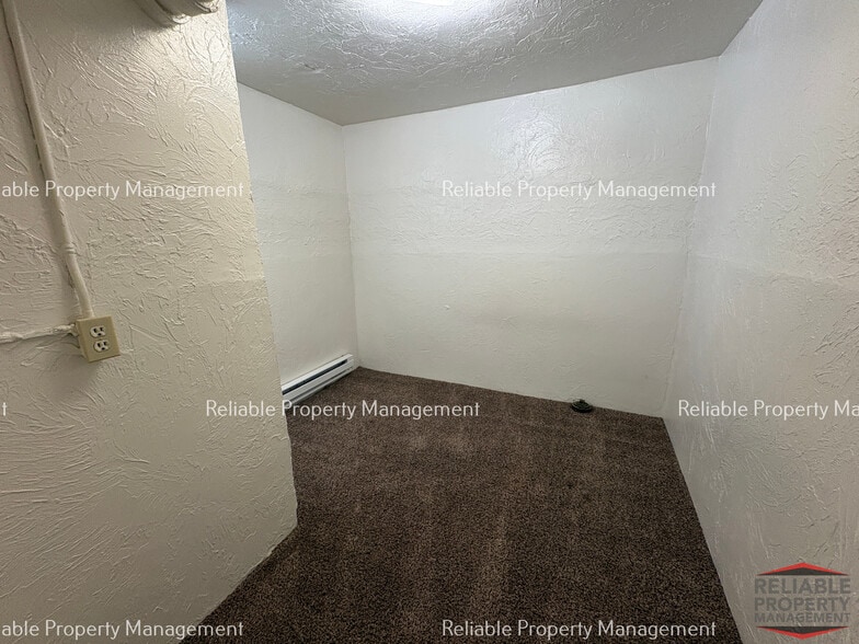 Building Photo - 148 7th St