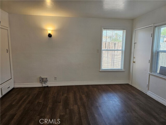 Building Photo - 114 S Kellogg St