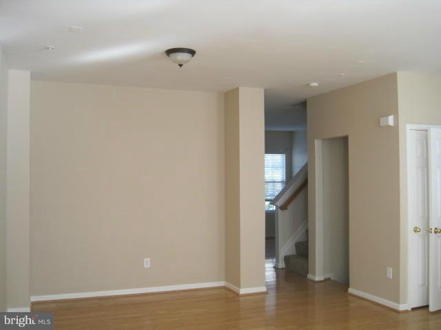 Building Photo - 7738 Valley Oak Dr
