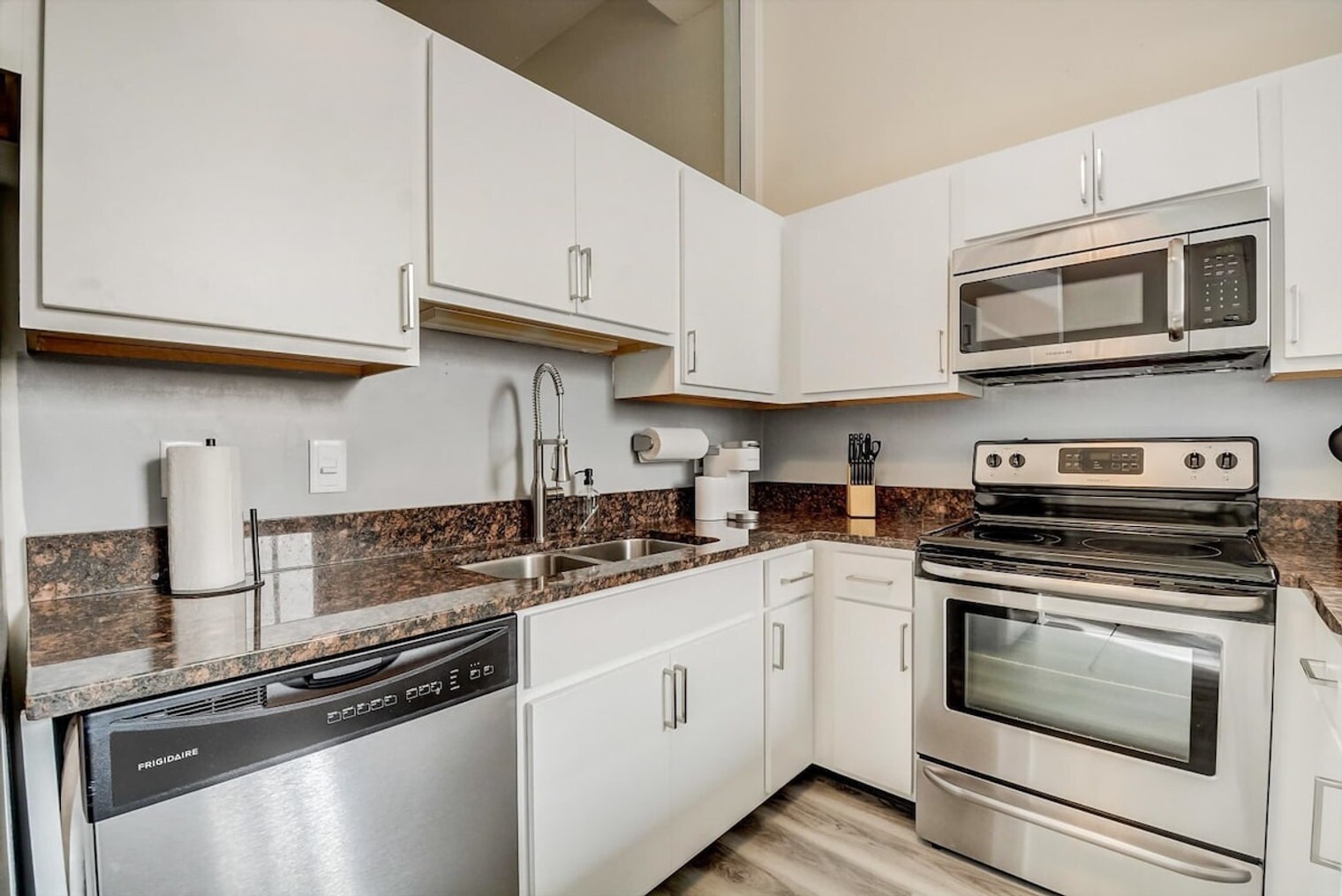 Building Photo - 50 N Illinois St