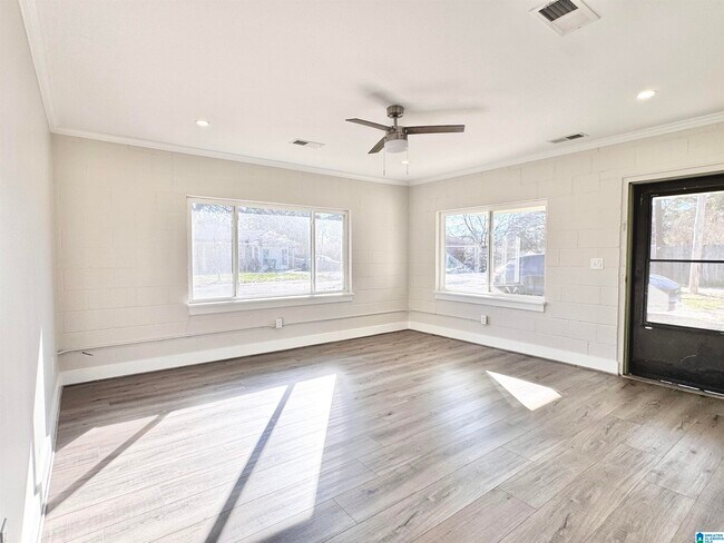 Building Photo - 1640 57th St