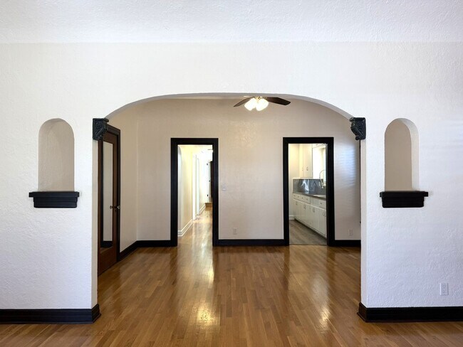 Building Photo - 479