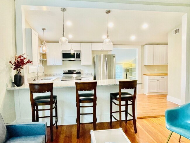 Primary Photo - Beautifully restored cottage downtown Madsion