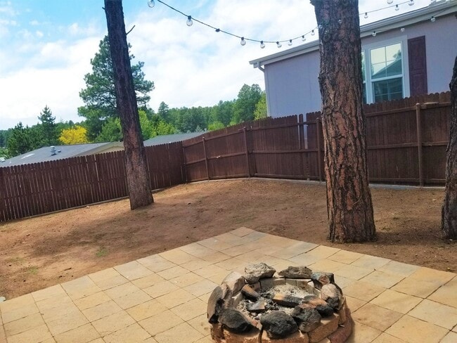 Building Photo - Great Location! 3 Bed, 2 Bath West-Flagsta...