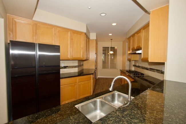 Building Photo - Carlsbad Condo West of 5 Freeway with Lagoon Views - Available June 1st!