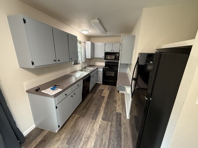 Building Photo - 824 37th Ave Ct