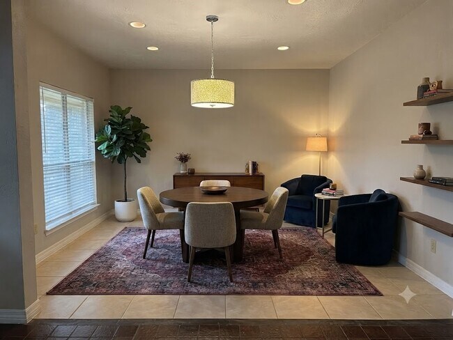 Building Photo - 10603 Silkwood Dr