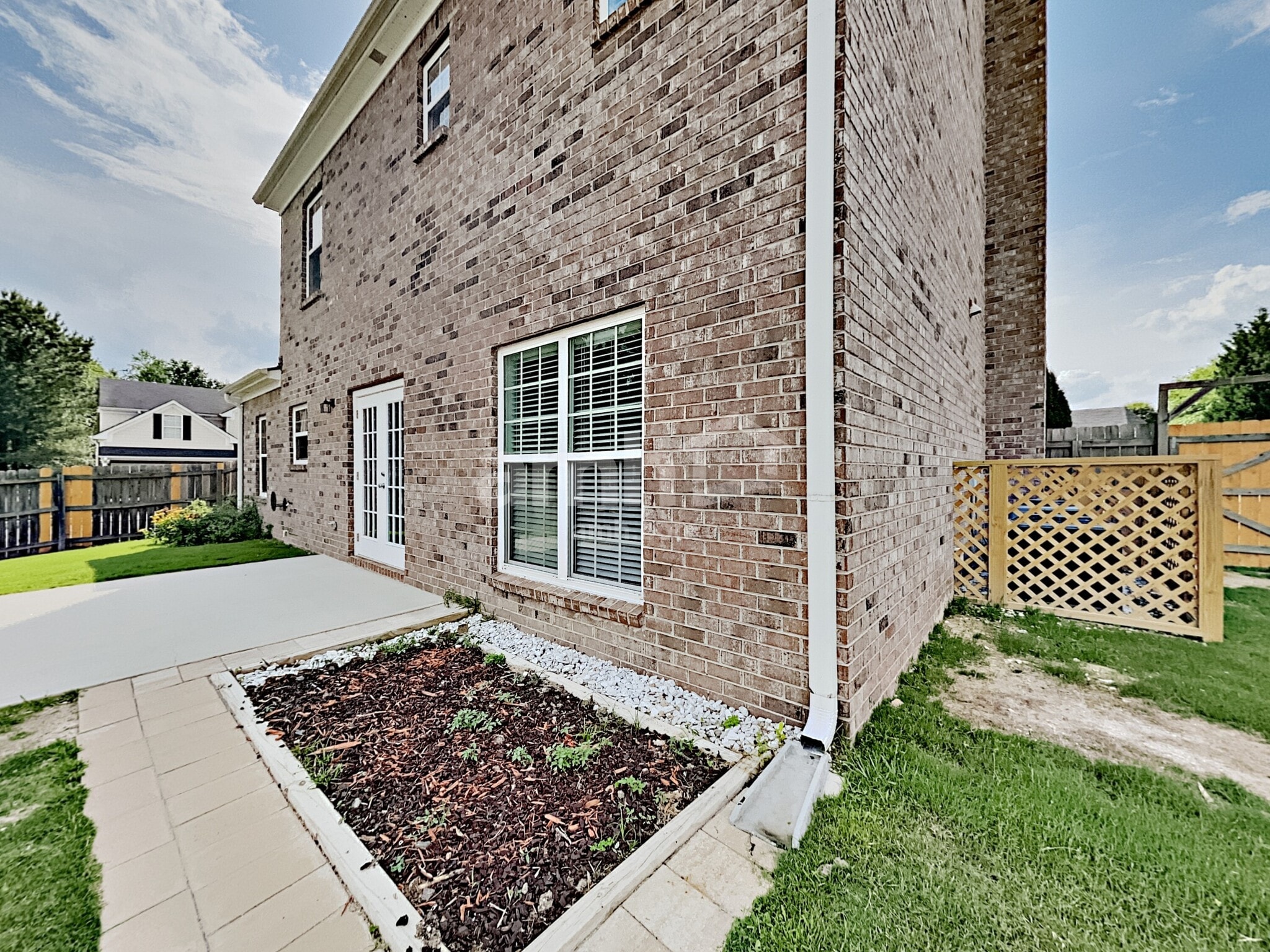 Building Photo - 2613 Newtons Crest Cir