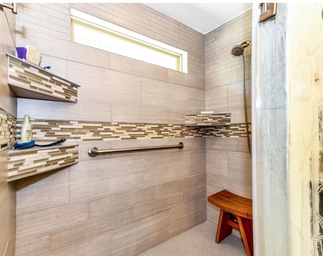 Building Photo - 9770 Tappenbeck Dr