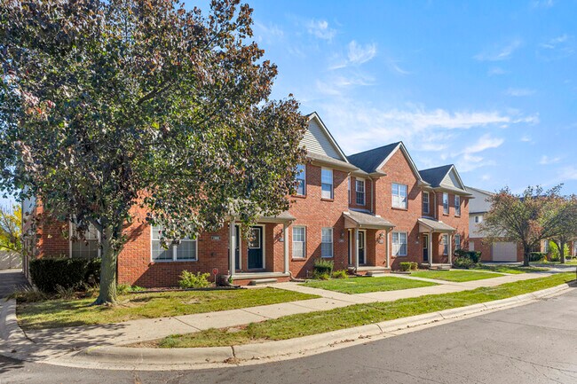 Primary Photo - 13033 Turnberry