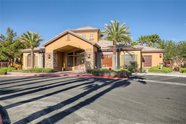 Building Photo - 8250 N Grand Canyon Dr