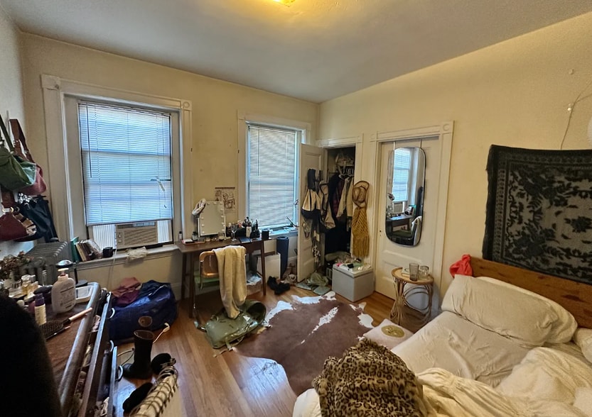 Building Photo - 174 Saint Alphonsus St