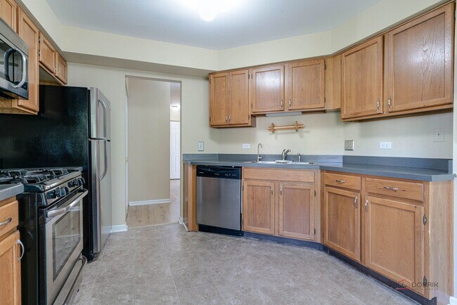 Building Photo - 305 Satinwood Terrace