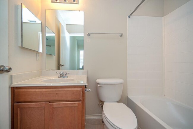 Building Photo - 1408 Sycamore Leaf Way
