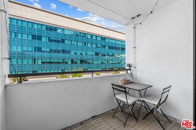 Building Photo - 1234 Wilshire Blvd