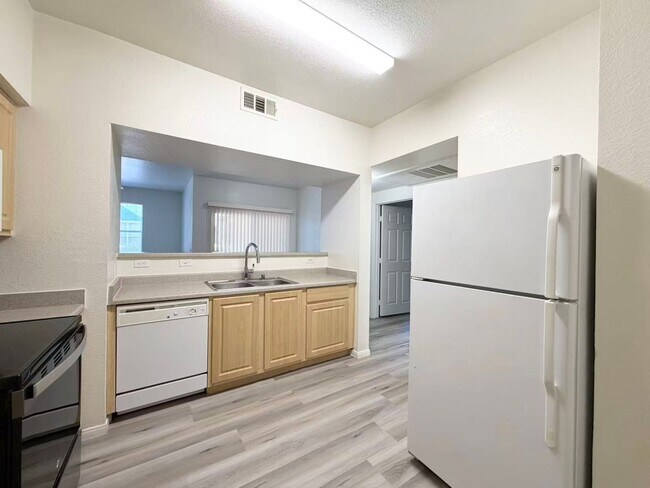 Building Photo - 6955 N Durango Dr