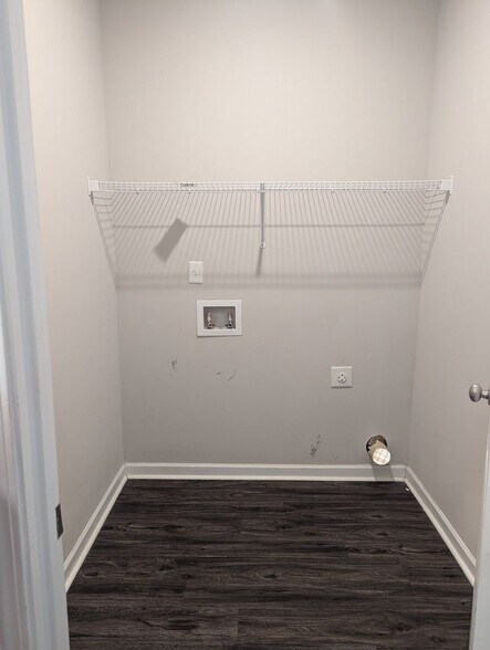 Building Photo - 385 Orchard Ln