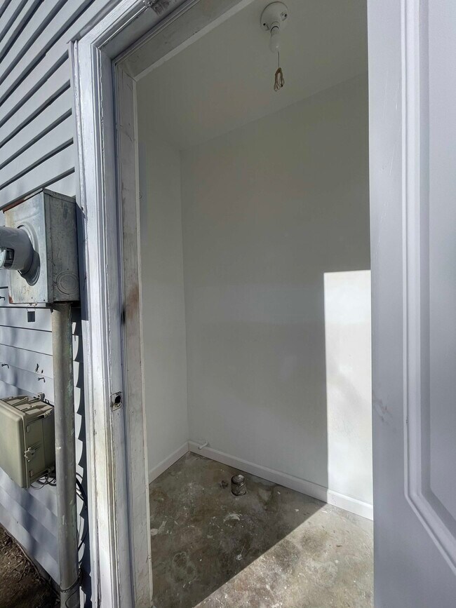 Building Photo - 134 Hickok Cir