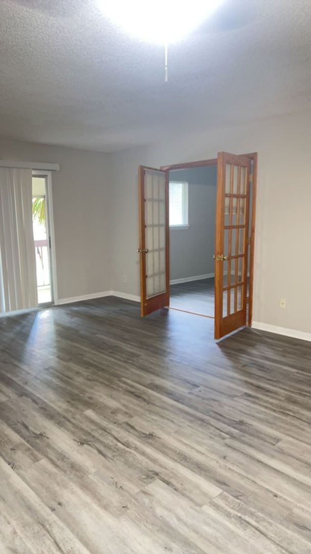 Building Photo - 2 Bedroom, 2 bathroom condo For Rent in To...