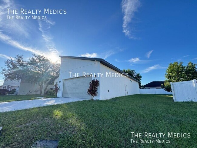 Building Photo - 304 Big Sioux Ln