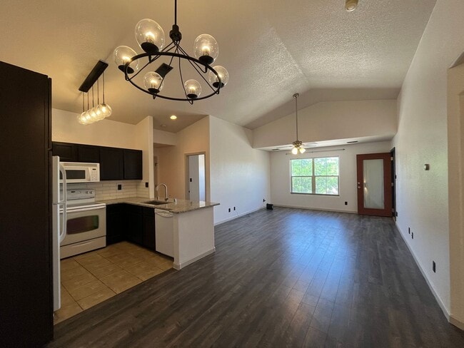 Building Photo - Modern 2 Bedroom 2 Bathroom NW Home In A G...