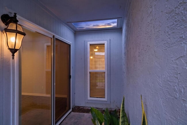 Building Photo - 6816 N 35th Ave