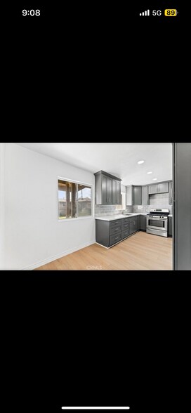 Building Photo - 411 N Vine St