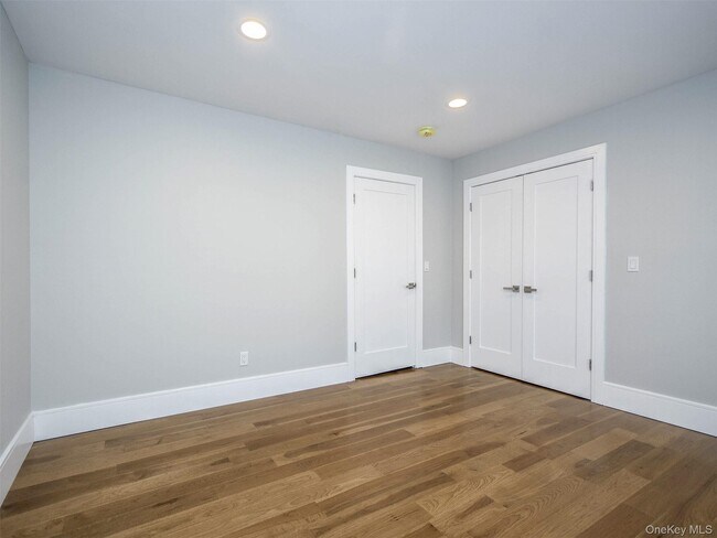 Building Photo - 15 Dunes Ln