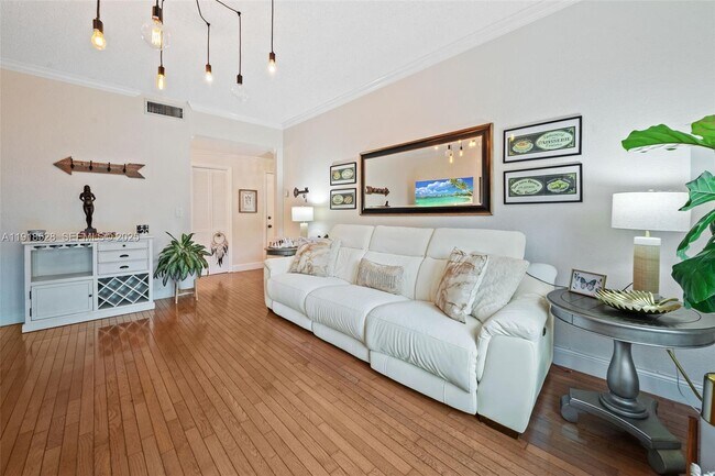 Building Photo - 1211 Algeria Ave