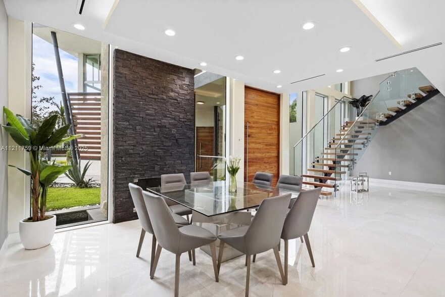 Building Photo - 14305 Stirling Rd