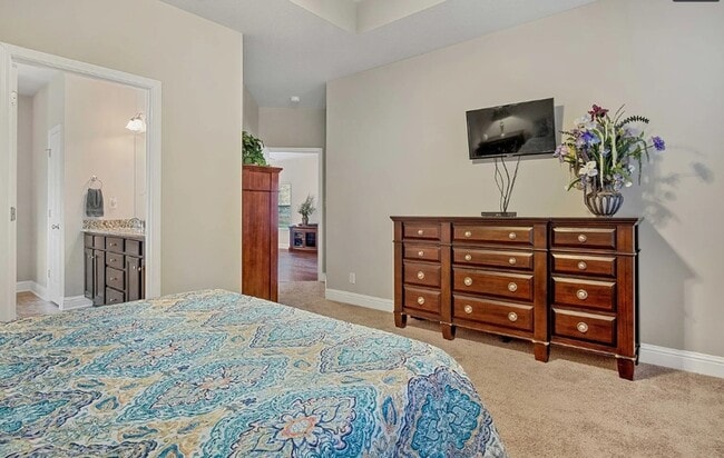 Building Photo - 2492 Bentridge Dr W