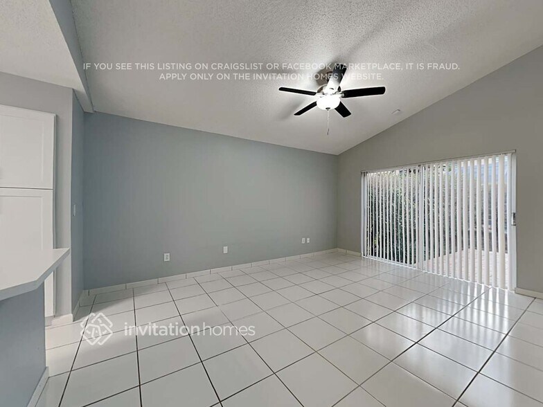 Building Photo - 1658 SW 158th Ave