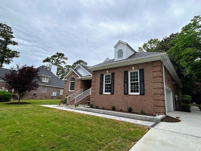 Building Photo - 8703 Decoy Ln