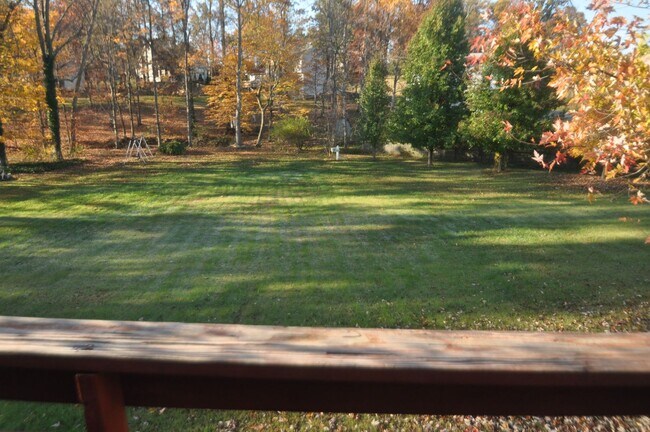 Building Photo - 404 Silk Oak Dr