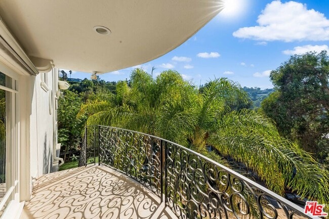 Building Photo - 3782 Berry Dr