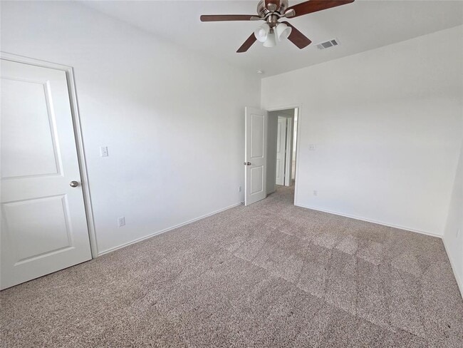 Building Photo - 1329 Weatherford Ln