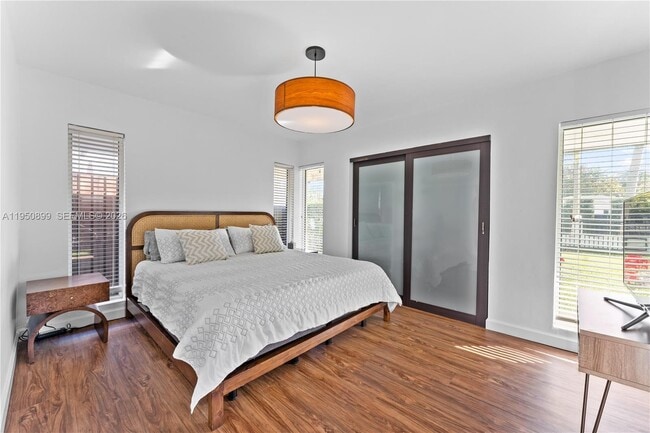 Building Photo - 1071 NE 83rd St