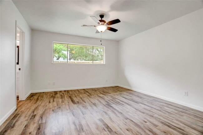 Building Photo - 14035 Myrtlea Dr