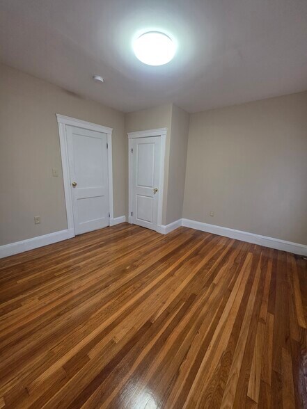 Building Photo - 14 Vera St