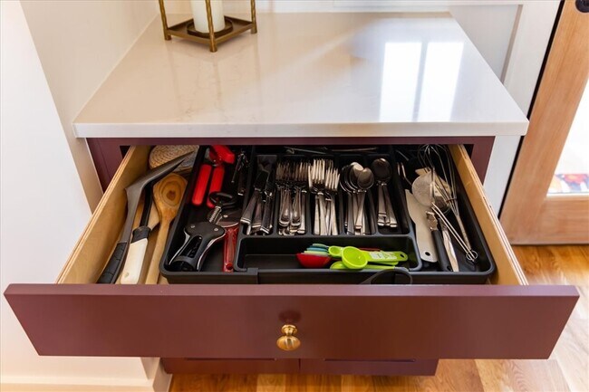 Building Photo - 4611 S 47th St